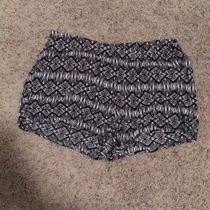Printed flouncy shorts
